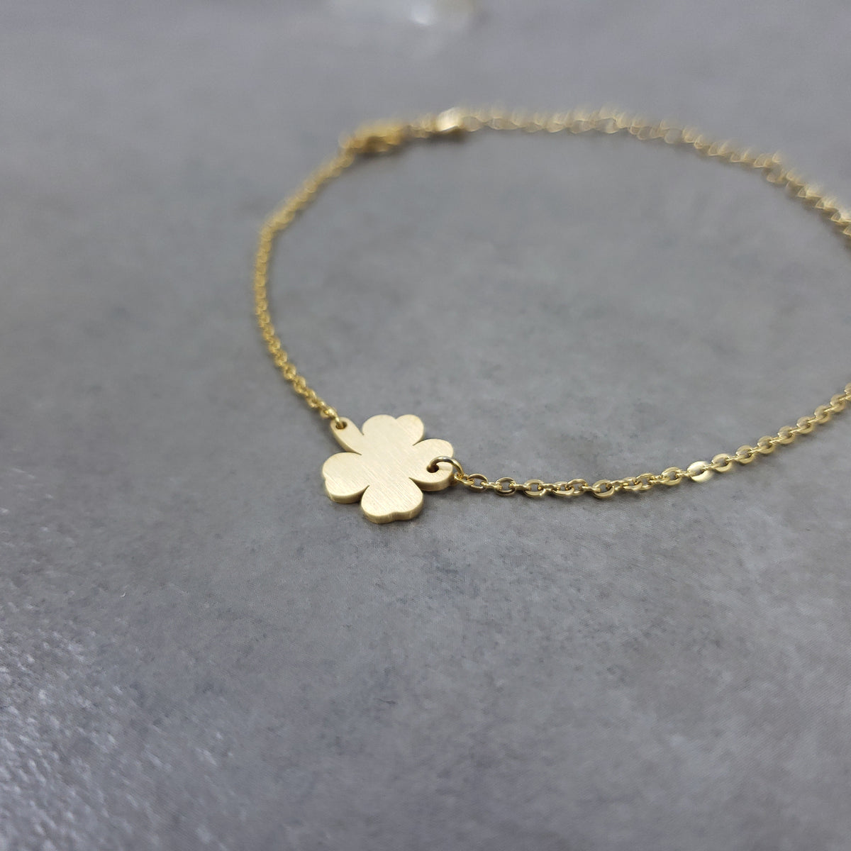 14K Gold Four Leaf Clover Charm Bracelet 14K White Gold / 6.5 Inches