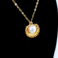 Seashell Pearl Gold Necklace